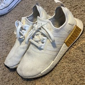 Adidas tennis shoes size 9!